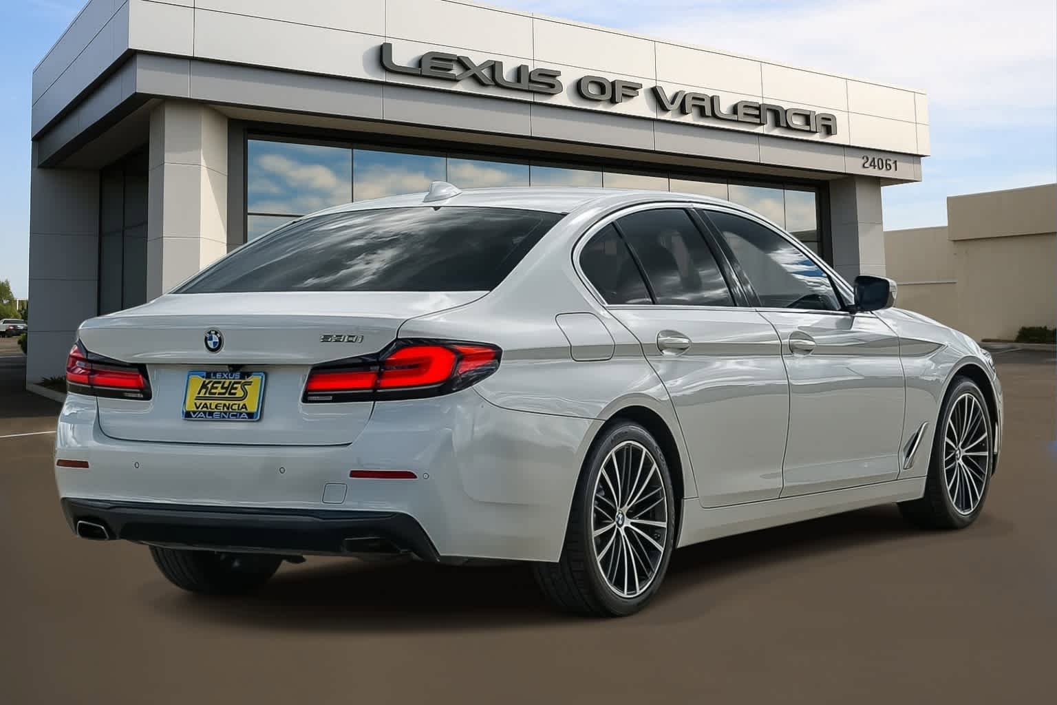 Used 2021 BMW 530i w/ Convenience Package RWD image 6