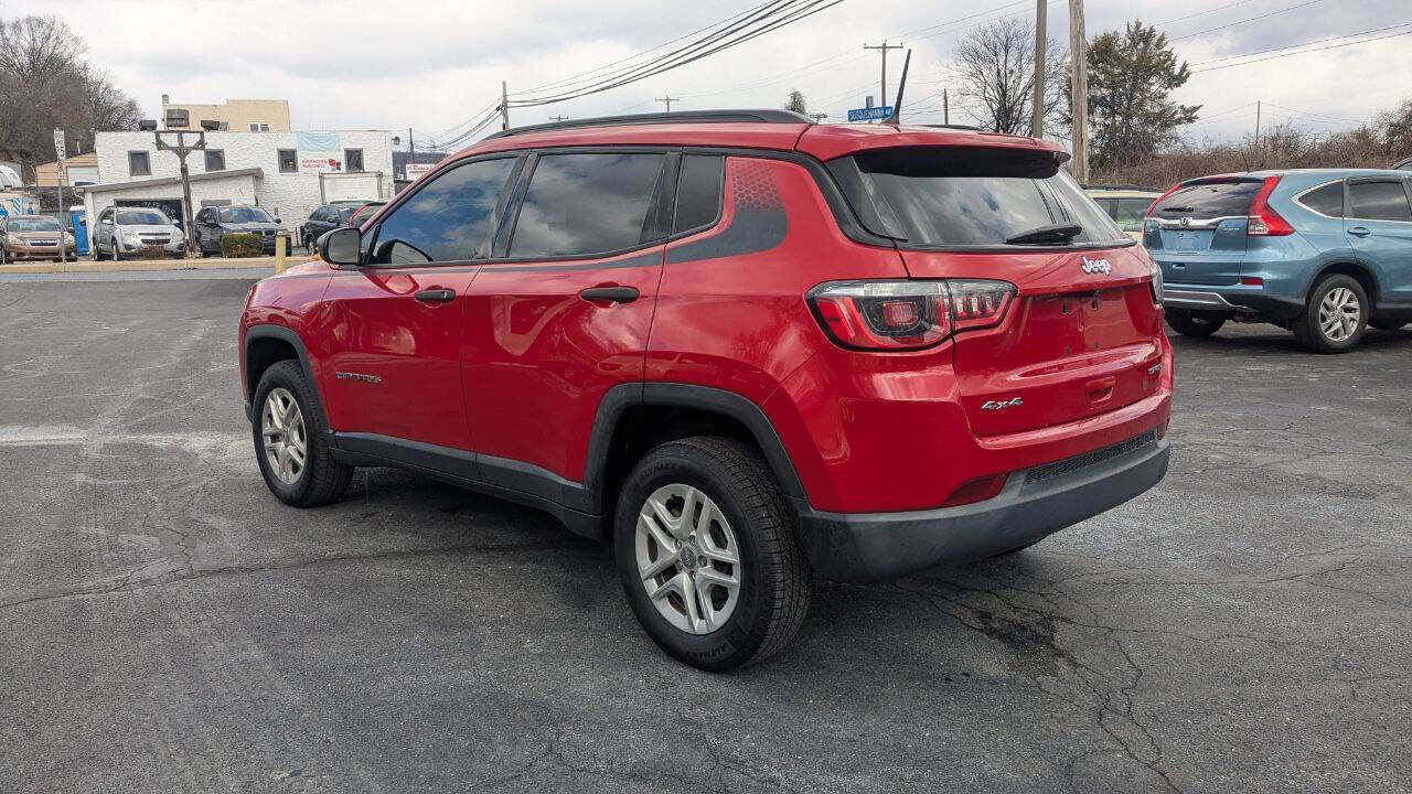 Used 2018 Jeep Compass Sport w/ Mopar Graphics Package AWD/4WD image 11