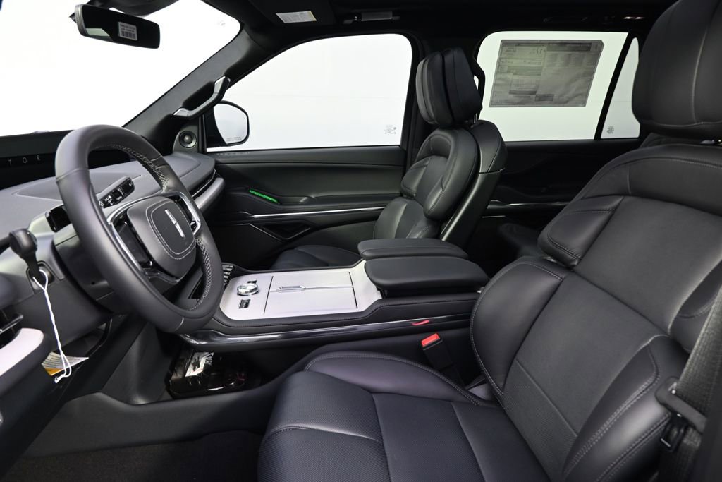 New 2026 Lincoln Navigator Reserve image 13