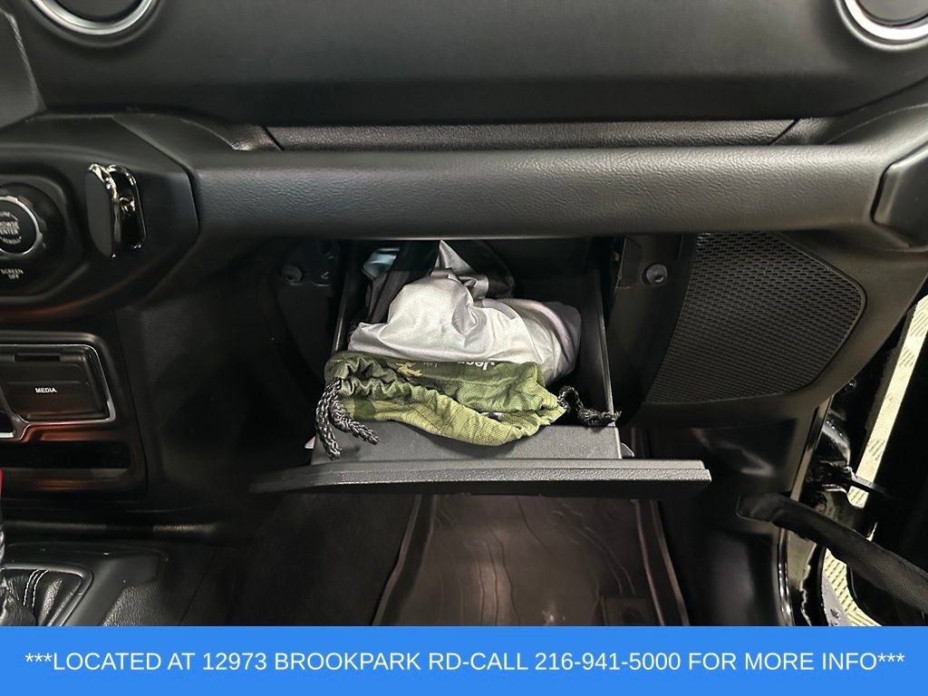 Used 2022 Jeep Wrangler Unlimited Sahara w/ LED Lighting Group AWD/4WD image 25