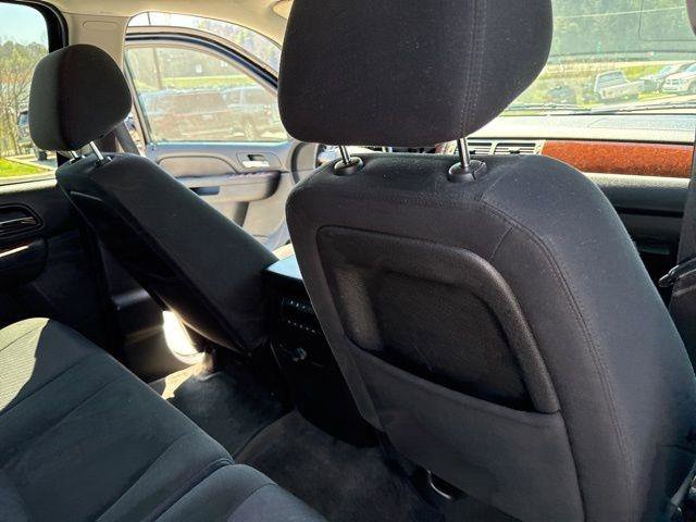 Used 2014 Chevrolet Suburban LS image 35