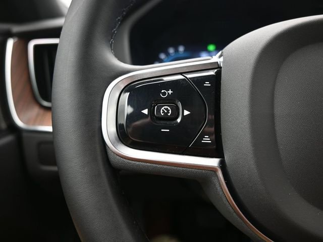 Used 2023 Volvo XC60 B6 Ultimate w/ Climate Package image 26