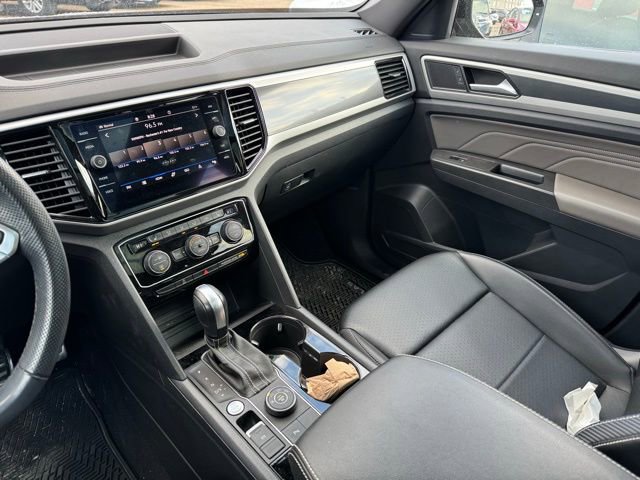 Used 2022 Volkswagen Atlas Cross Sport SEL R-Line image 10