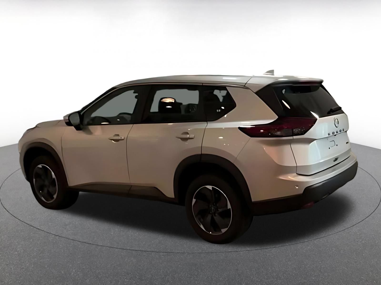 Used 2025 Nissan Rogue SV AWD/4WD image 14