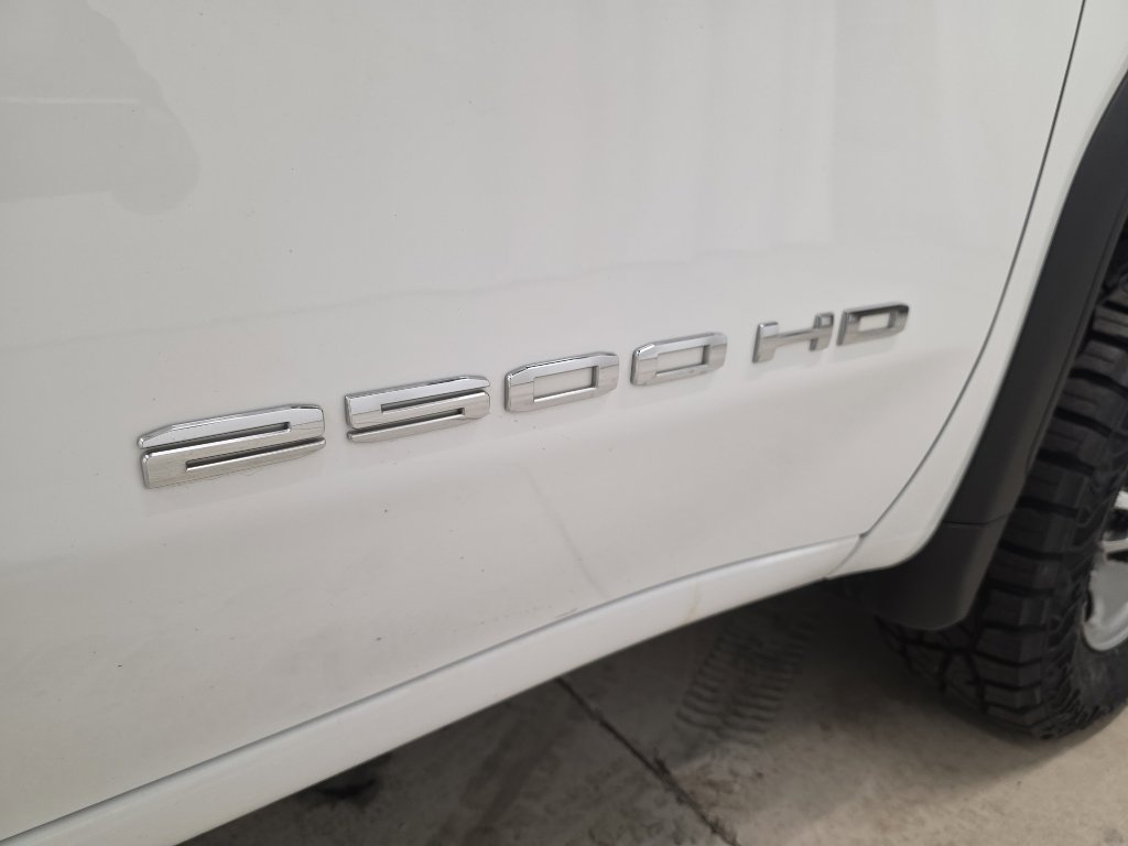 Used 2022 GMC Sierra 2500 Pro w/ Convenience Package AWD/4WD image 8