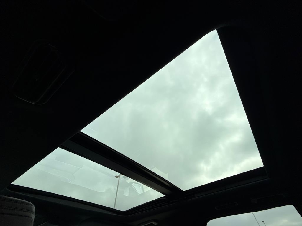 Used 2024 Ford Expedition Limited image 16