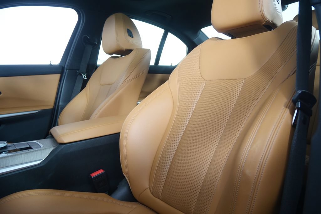 Certified 2025 BMW 330i Sedan RWD image 12
