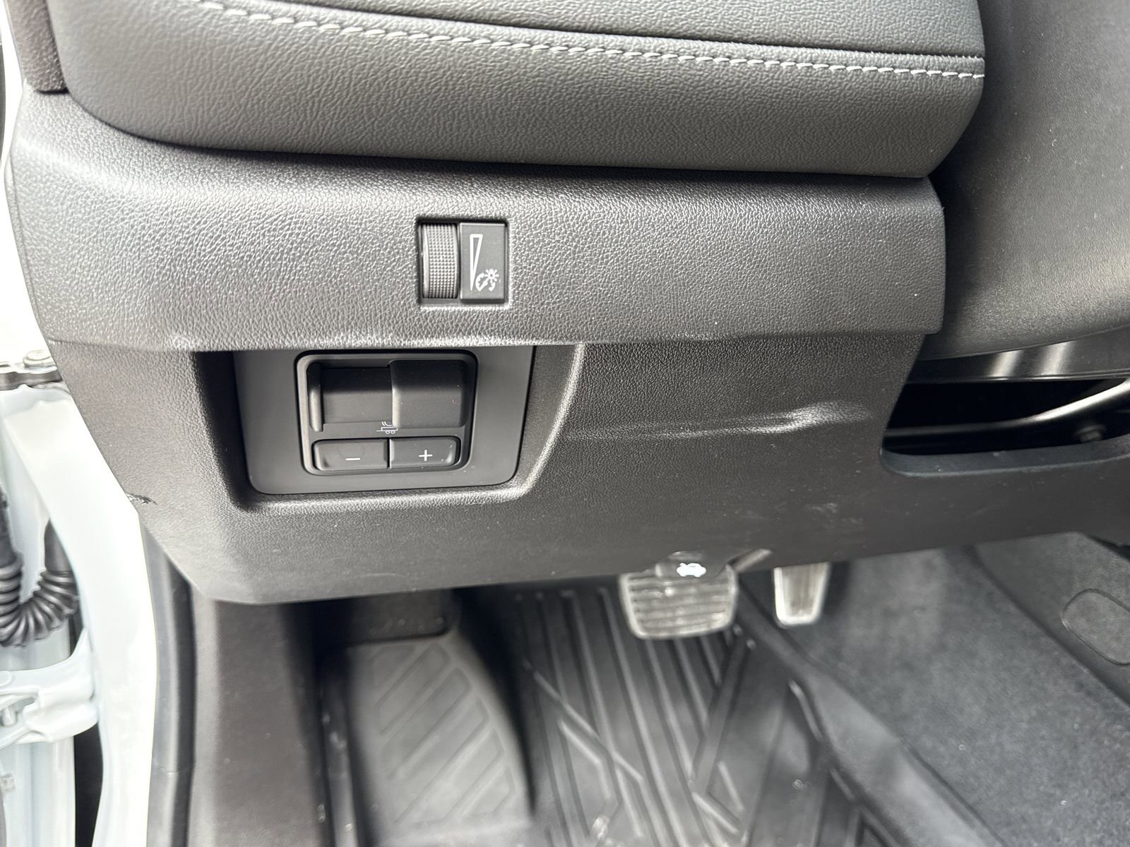 Used 2024 Chevrolet Colorado LT image 15