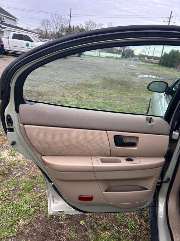 Used 2005 Mercury Sable LS image 19