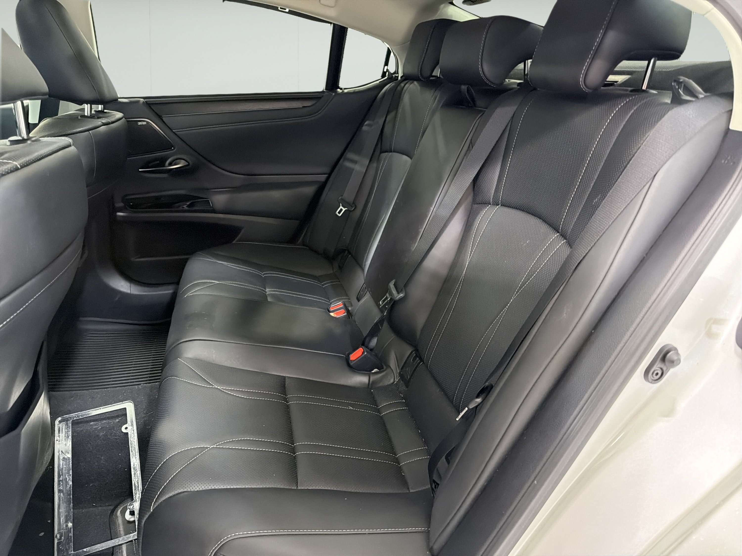 Used 2025 Lexus ES 350 Ultra Luxury w/ Accessory Package (Z2) FWD image 10