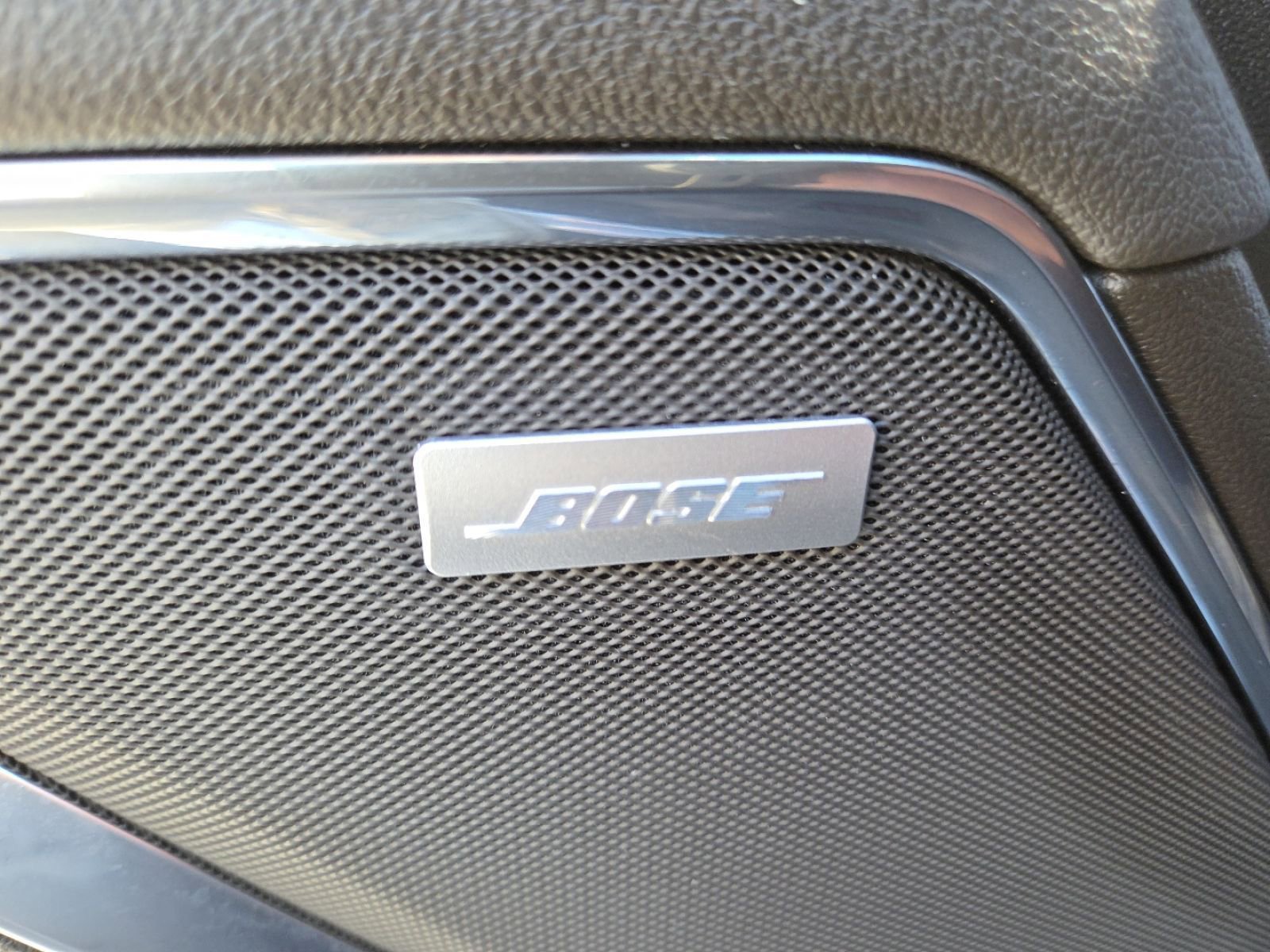 Used 2025 GMC Sierra 1500 SLT w/ SLT Convenience Package image 12