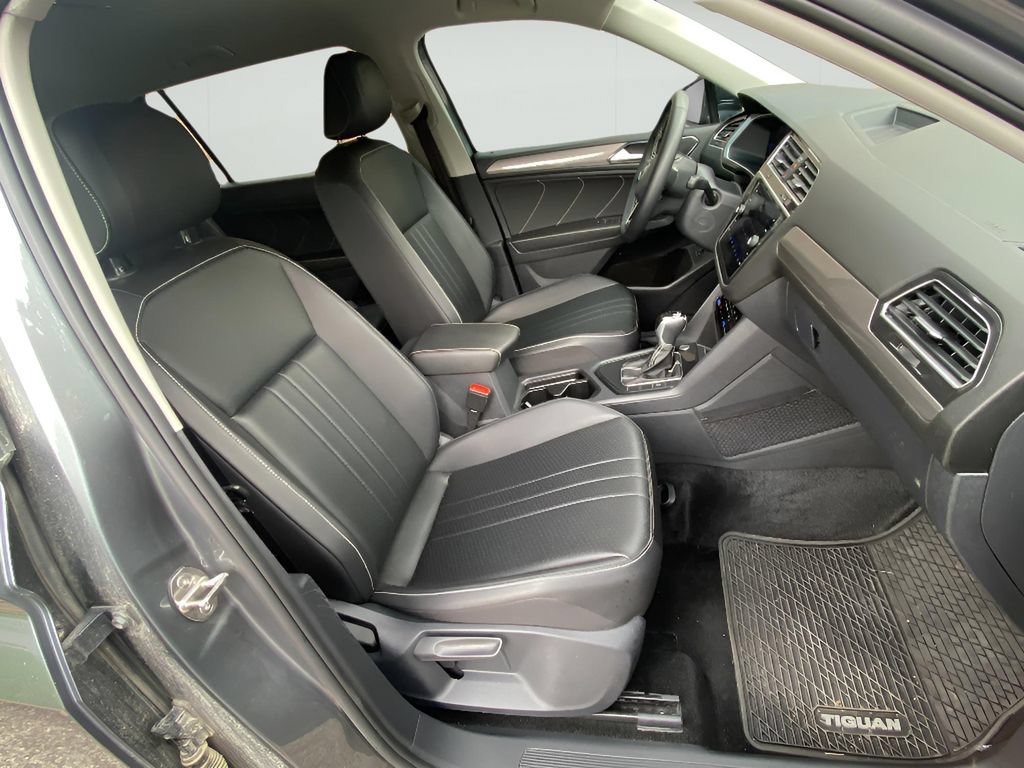 Used 2024 Volkswagen Tiguan SE FWD image 21