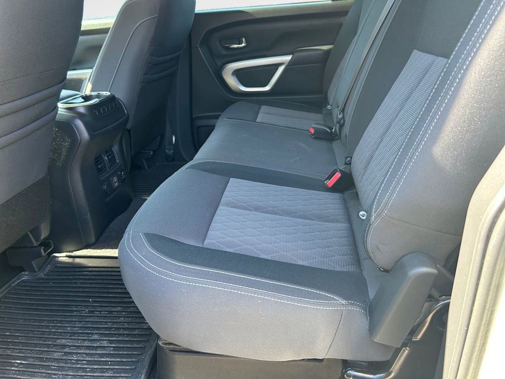 Used 2020 Nissan Titan SV w/ SV Convenience Package image 14