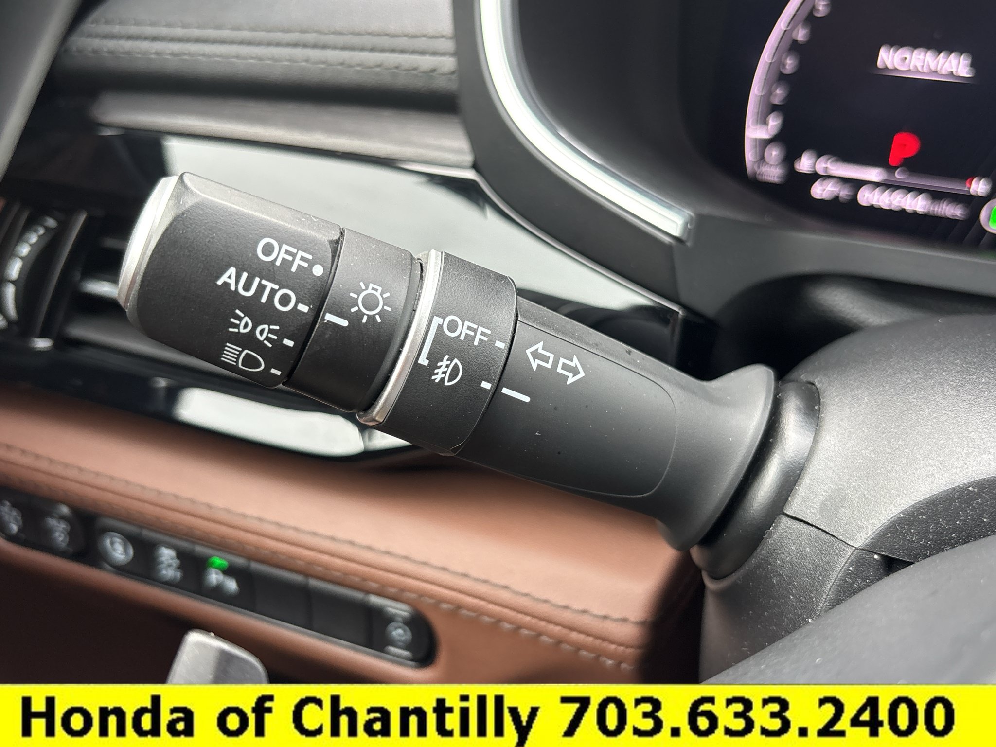 Used 2023 Acura MDX w/ Advance Package AWD/4WD image 10