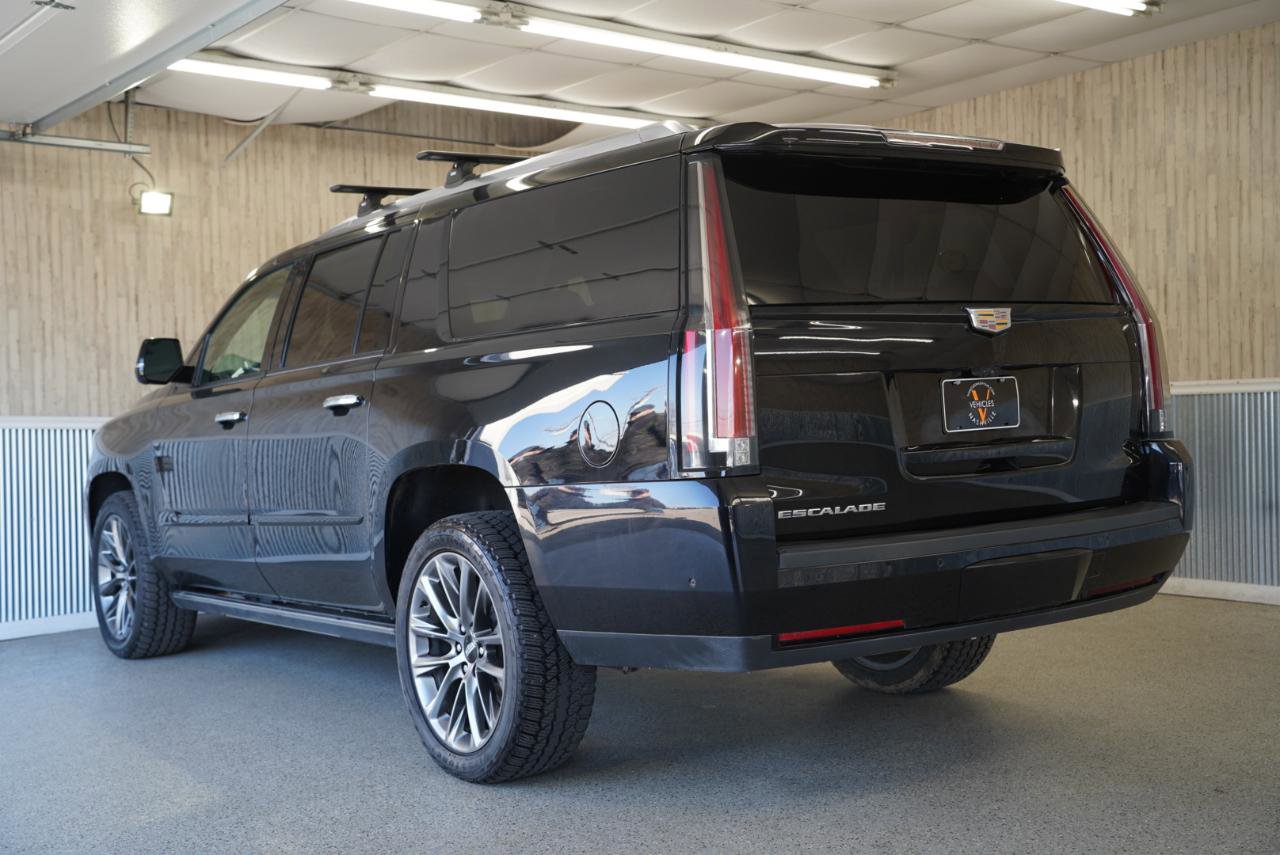 Used 2019 Cadillac Escalade ESV Platinum w/ Escalade Sport Edition image 7