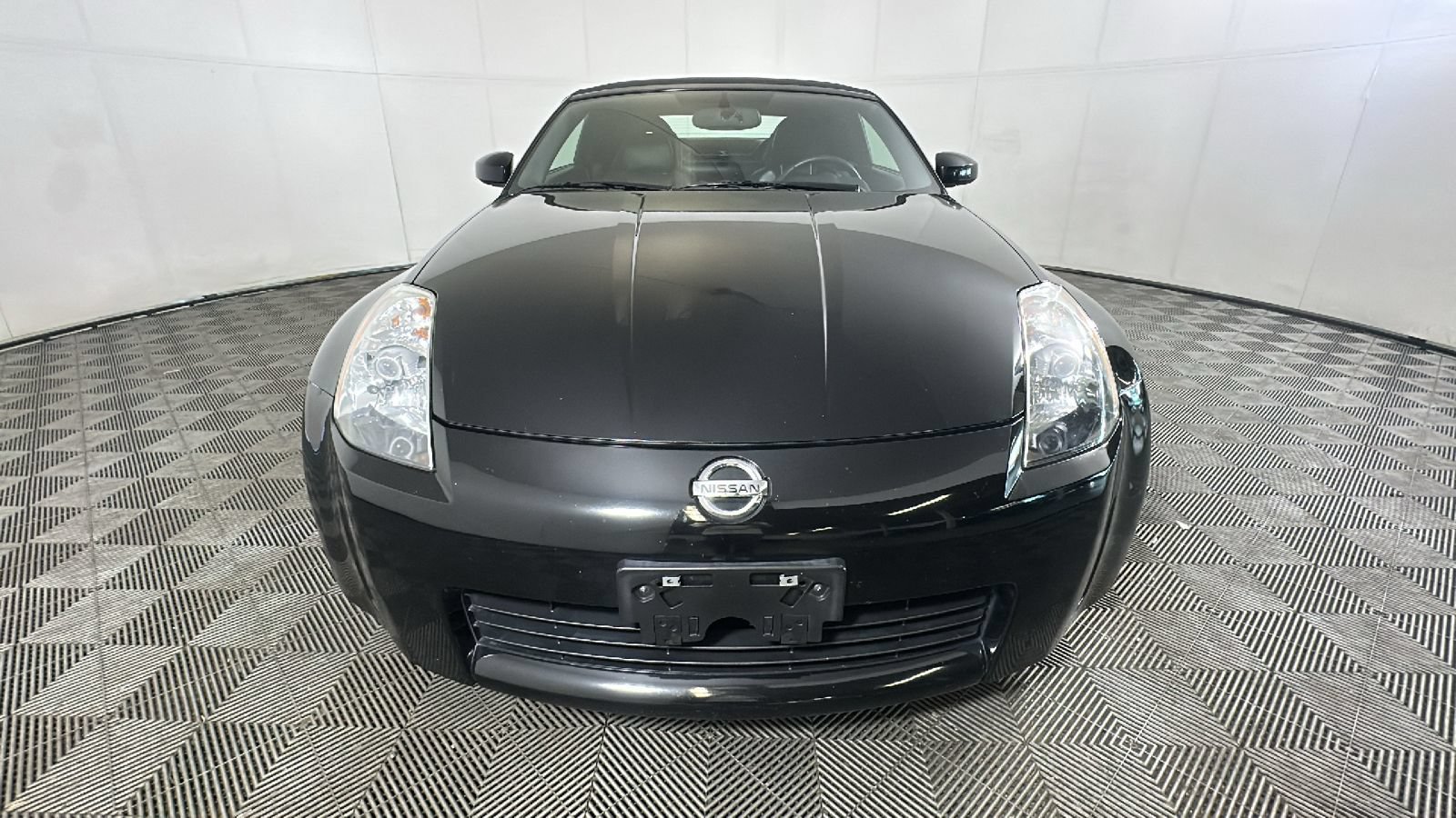 Used 2004 Nissan 350Z Touring RWD image 9
