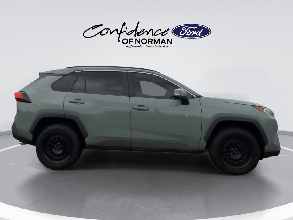 Used 2019 Toyota RAV4 XLE Premium w/ Carpet Mat Package FWD image 11