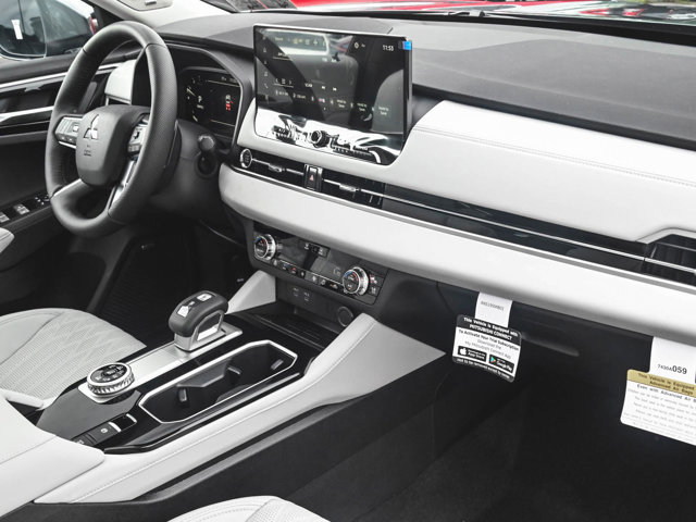 New 2025 Mitsubishi Outlander SEL image 35