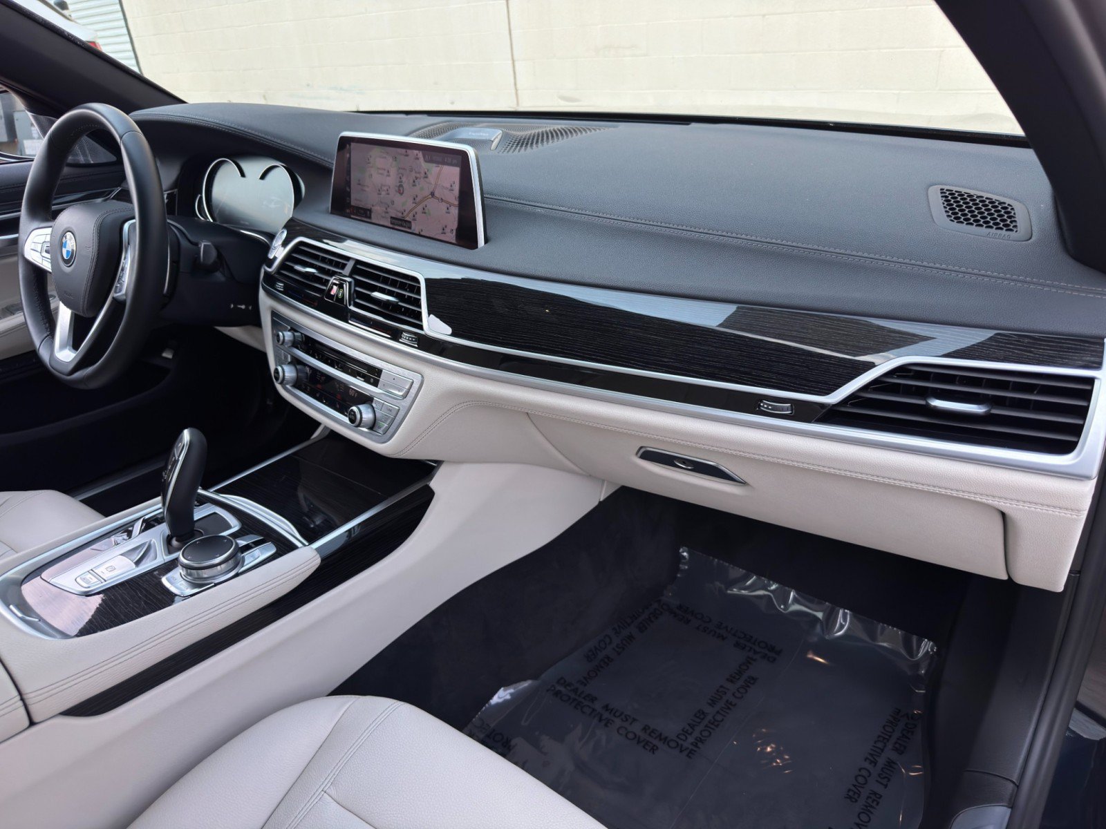 Used 2019 BMW 740i w/ M Sport Package RWD image 15