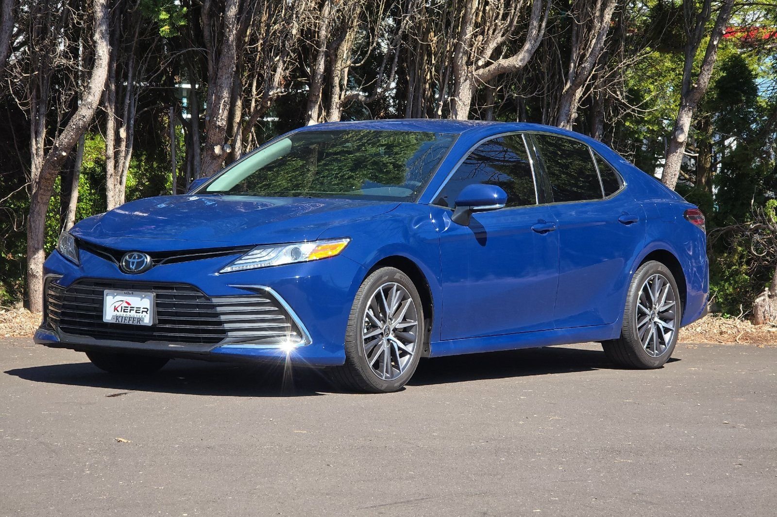 Used 2023 Toyota Camry XLE w/ Cold Weather Package AWD/4WD image 8