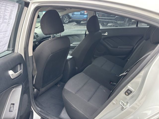 Used 2017 Kia Forte LX image 10