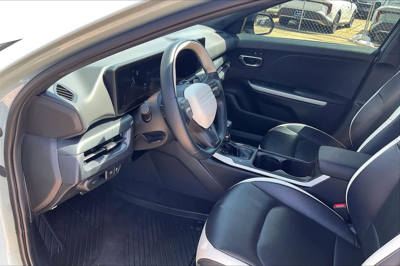 Certified 2025 Kia K4 GT-Line Turbo FWD image 2
