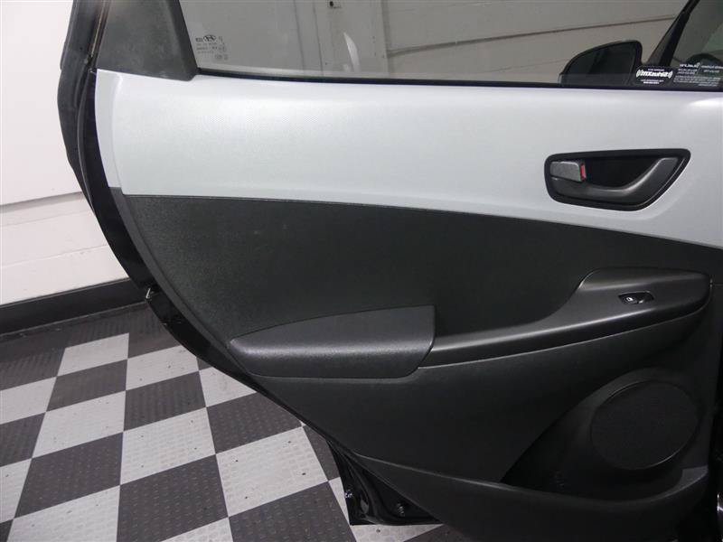 Used 2020 Hyundai Kona SEL Plus AWD/4WD image 25