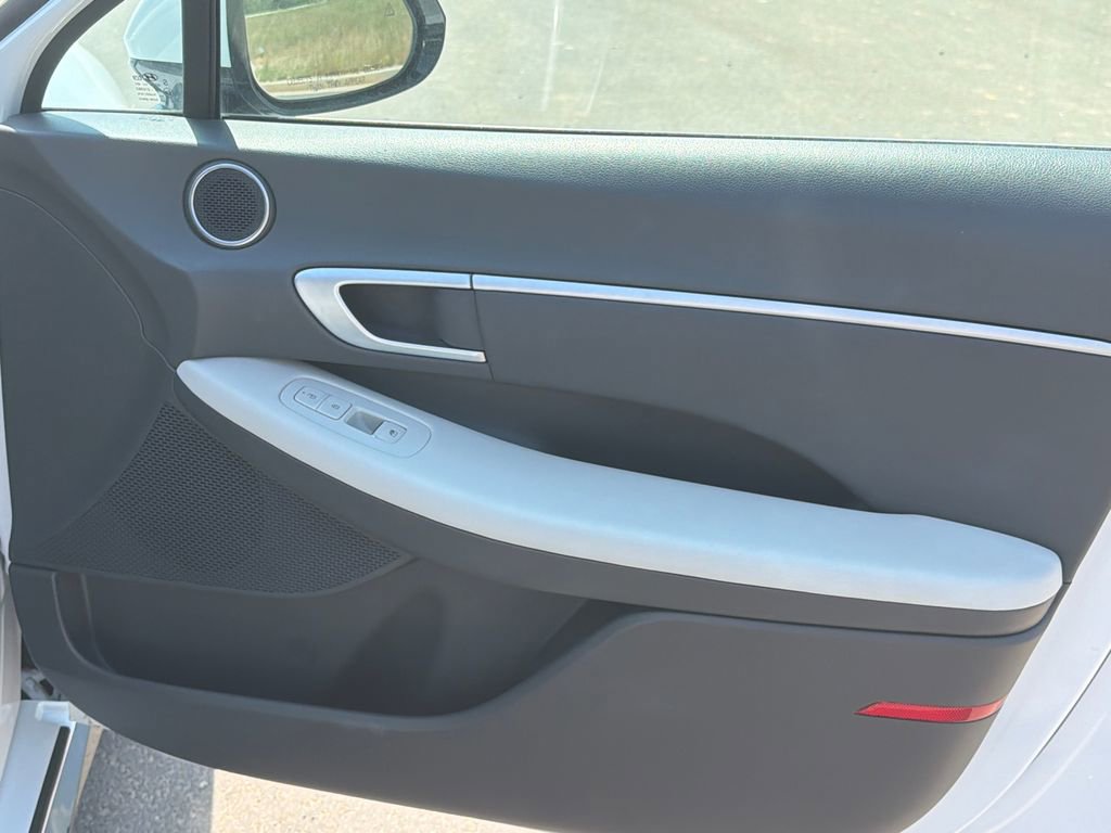 Used 2025 Hyundai Sonata SEL FWD image 14