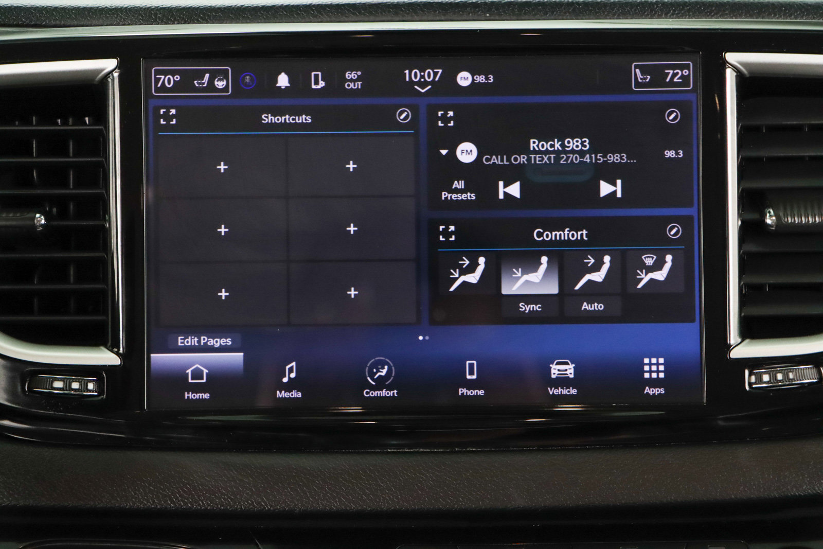 Used 2023 Chrysler Pacifica Touring-L image 18