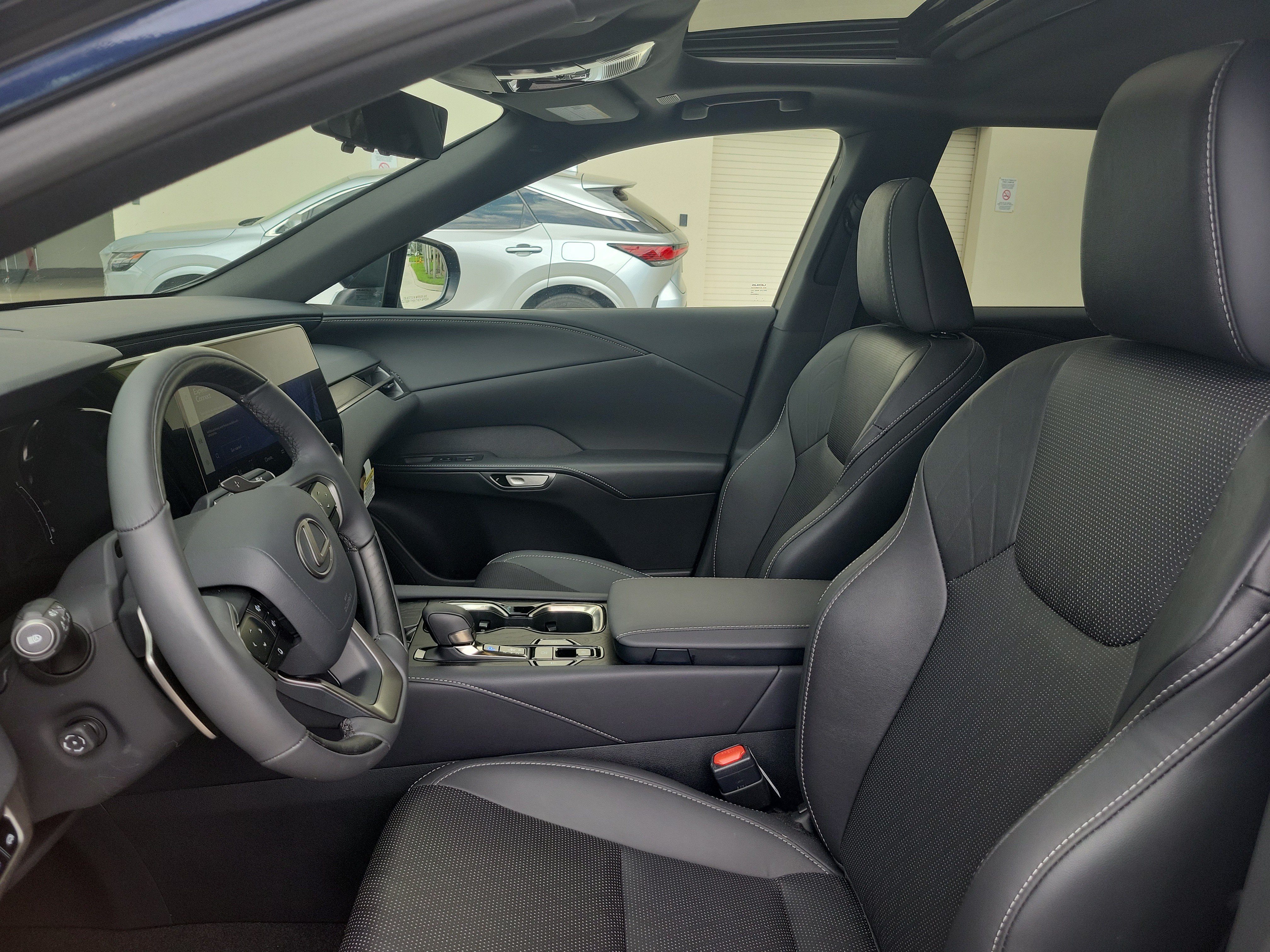 Used 2024 Lexus RX 350 Premium Plus w/ Convenience Package FWD image 23