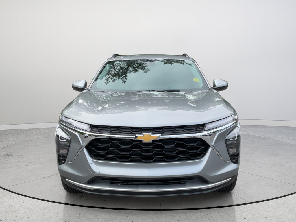 Certified 2026 Chevrolet Trax LT w/ Driver Confidence Package FWD image 4