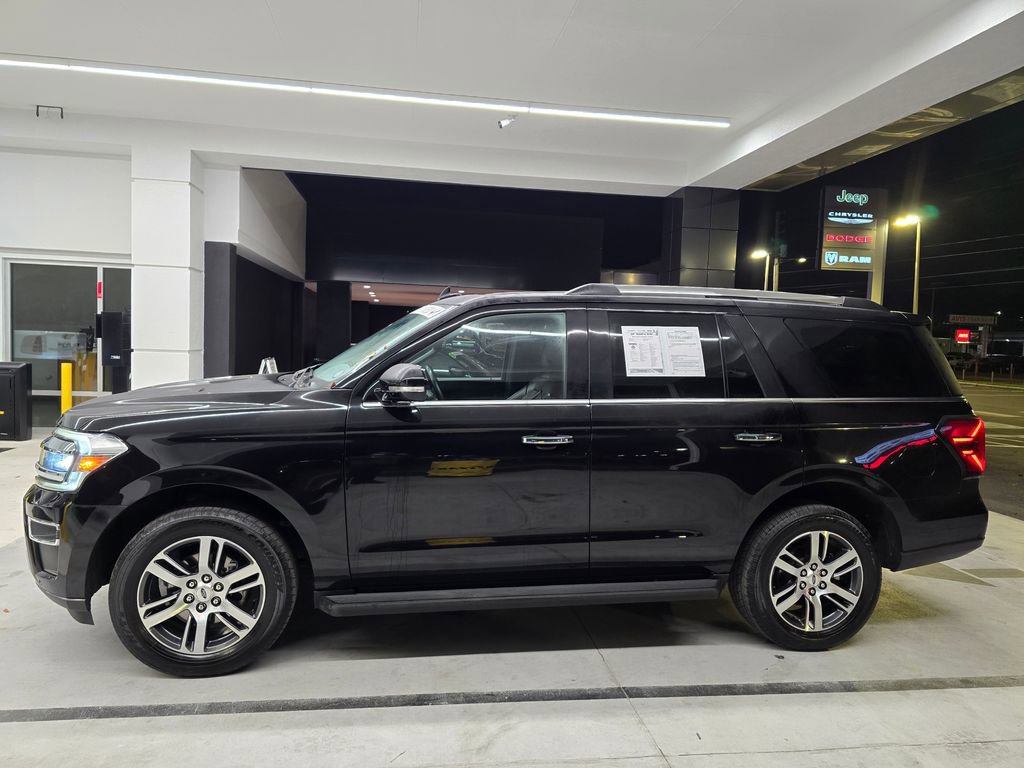 Used 2024 Ford Expedition Limited image 4