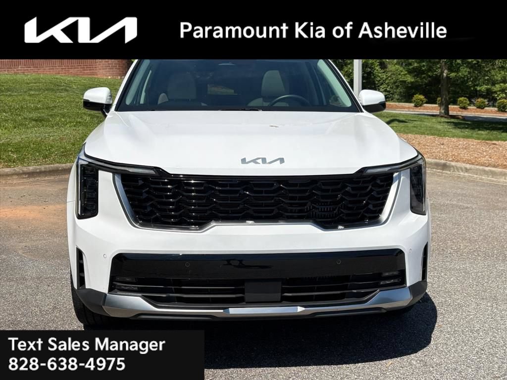 Certified 2025 Kia Sorento EX w/ Panoramic Sunroof Package AWD/4WD image 2
