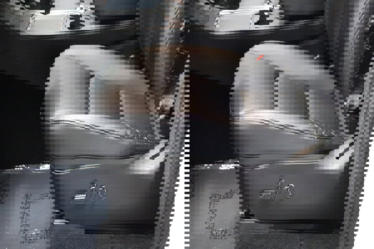 Used 2021 Tesla Model Y Long Range image 31