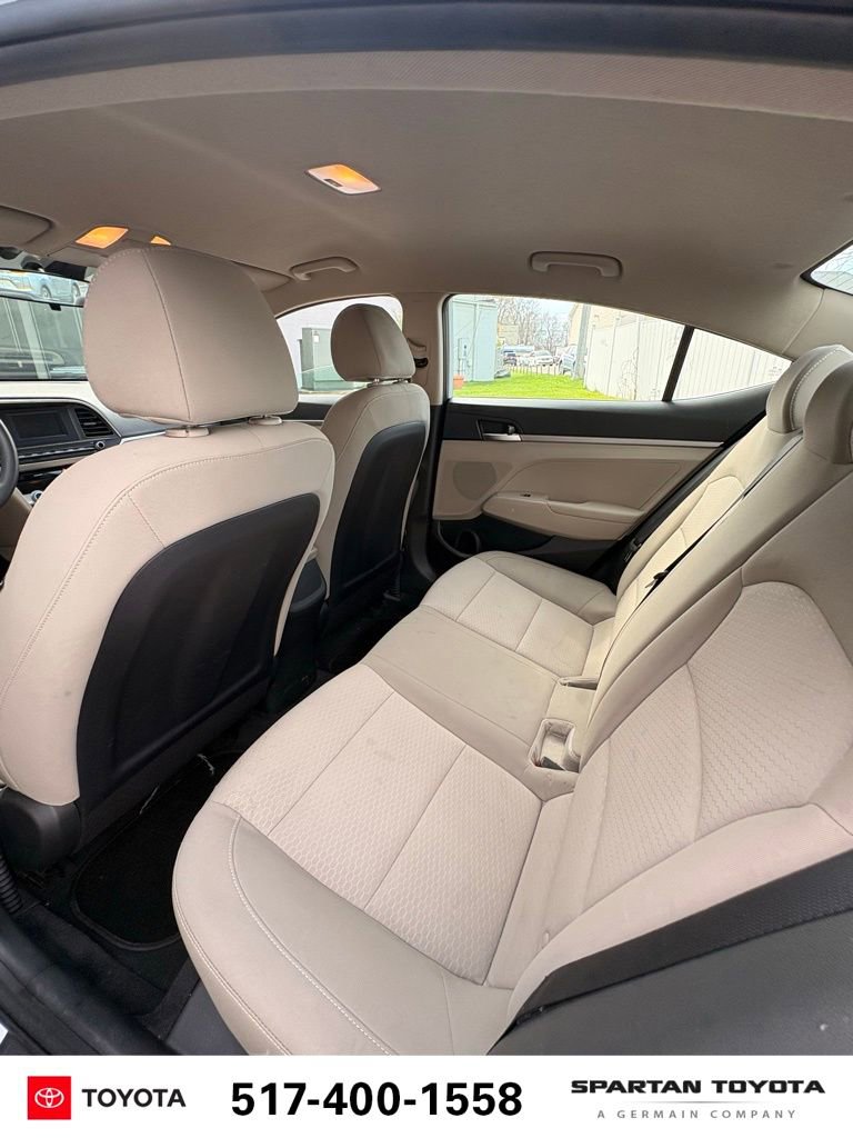 Used 2020 Hyundai Elantra SE FWD image 14