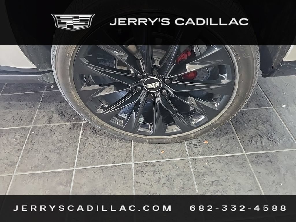 Used 2025 Cadillac Escalade ESV Sport Platinum w/ LPO, ONYX Package AWD/4WD image 8