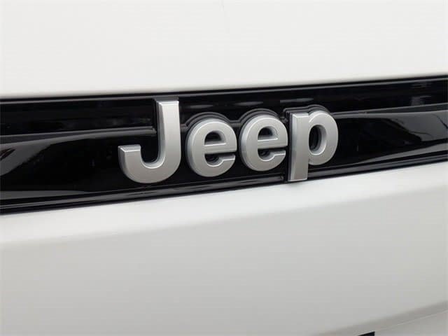 New 2026 Jeep Grand Cherokee Limited w/ Luxury Tech Group II AWD/4WD image 30
