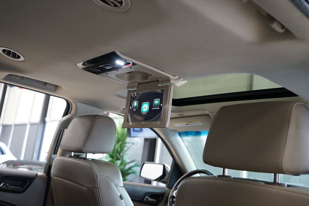Used 2017 Chevrolet Suburban Premier AWD/4WD image 11