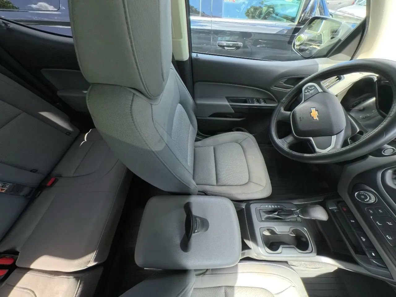 Used 2022 Chevrolet Colorado W/T w/ WT Convenience Package RWD image 28