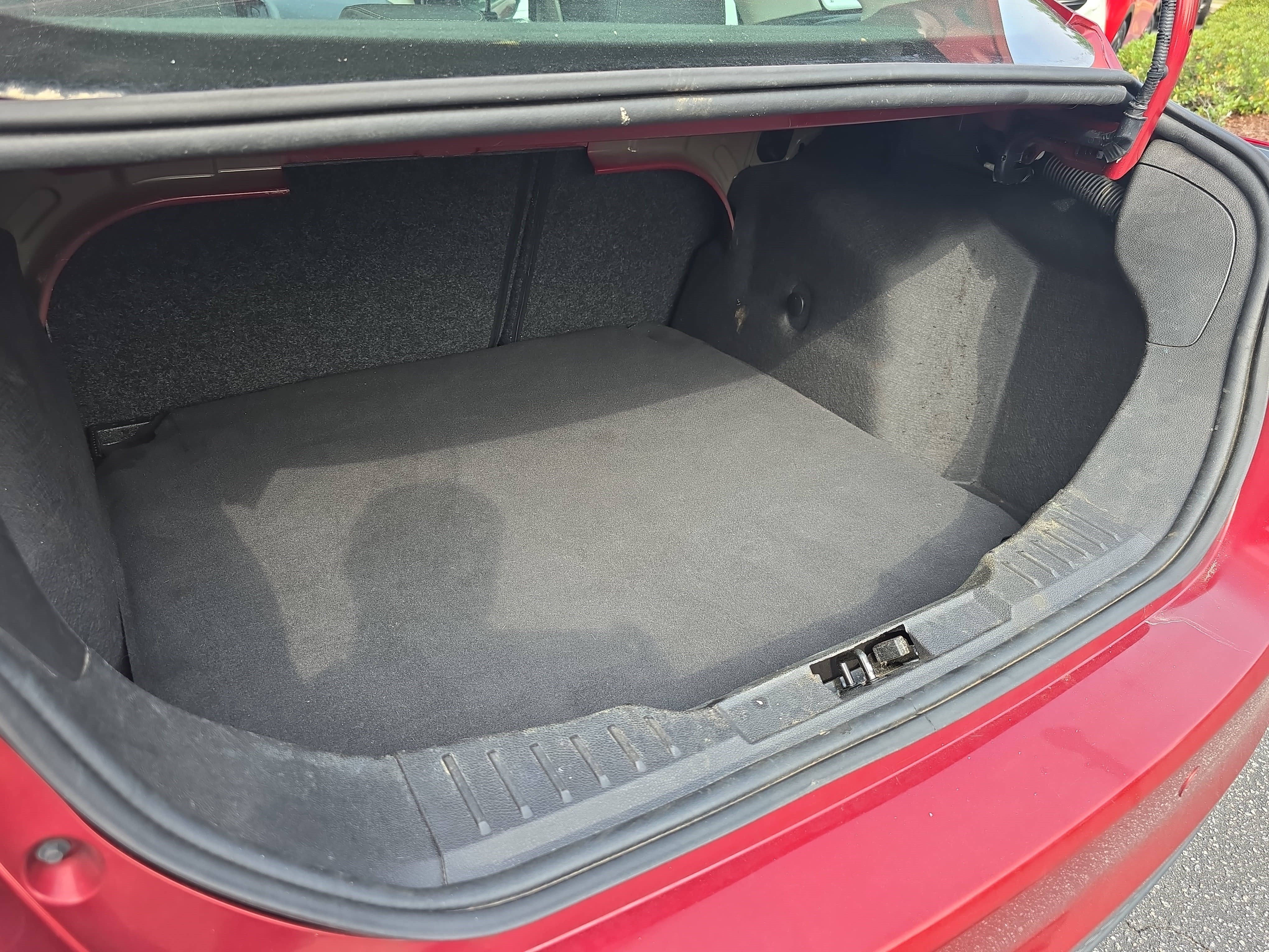 Used 2016 Ford Focus SE w/ Equipment Group 201A FWD image 12