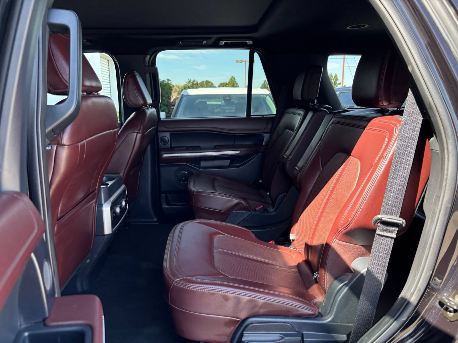 Used 2024 Ford Expedition Limited AWD/4WD image 28