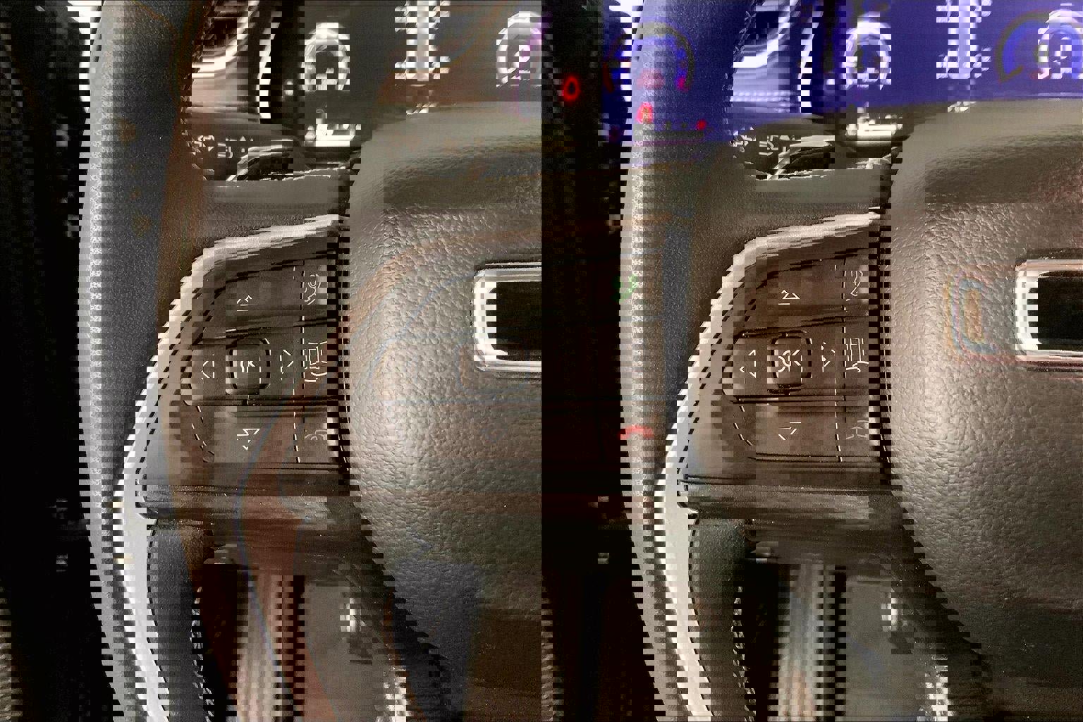 Used 2023 Jeep Grand Cherokee Laredo w/ Luxury Tech Group I image 18