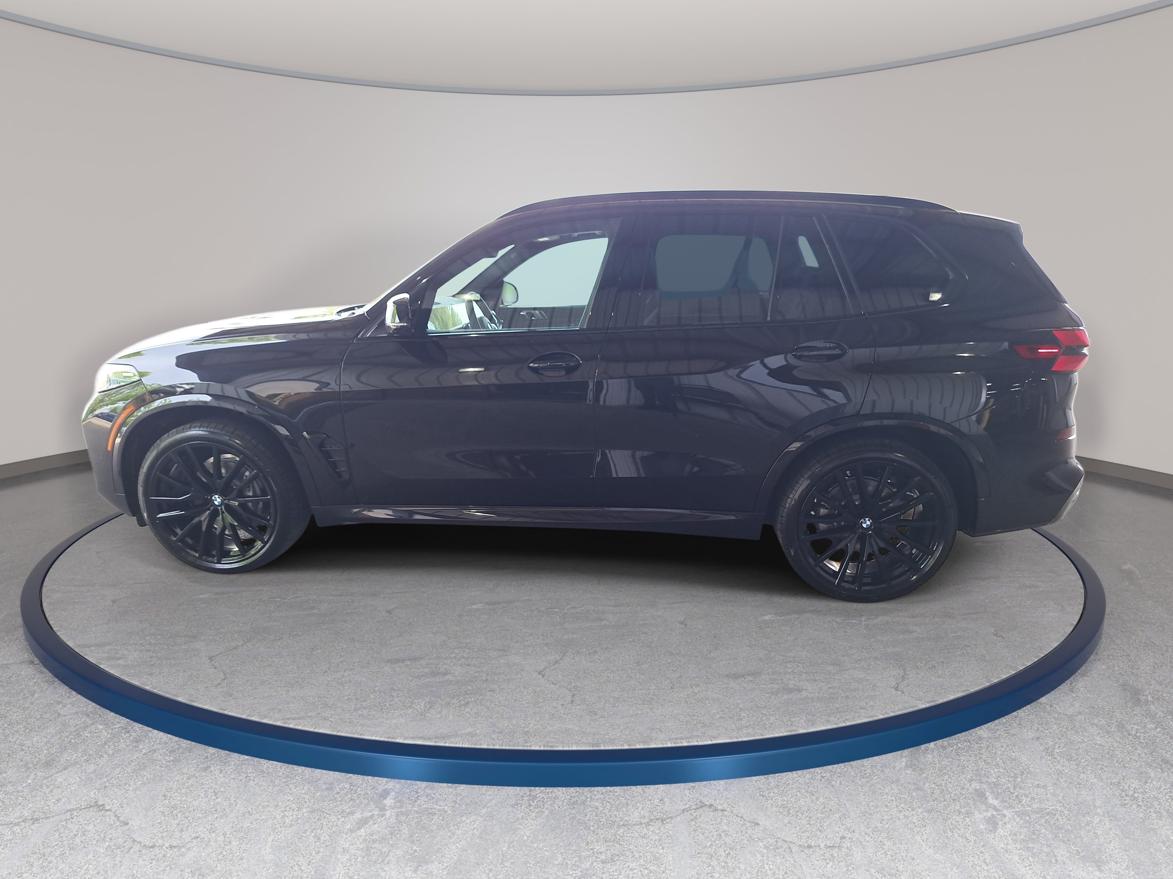 New 2026 BMW X5 xDrive40i w/ M Sport Package AWD/4WD image 8