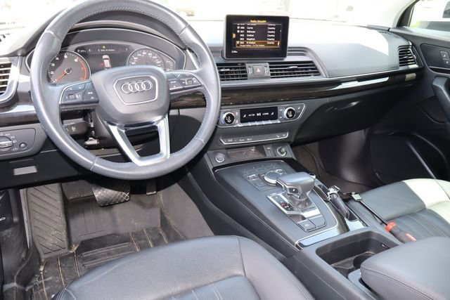 Used 2019 Audi Q5 2.0T Premium w/ Convenience Package AWD/4WD image 4
