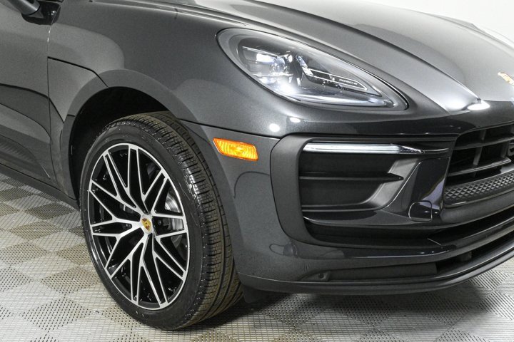 New 2025 Porsche Macan image 35