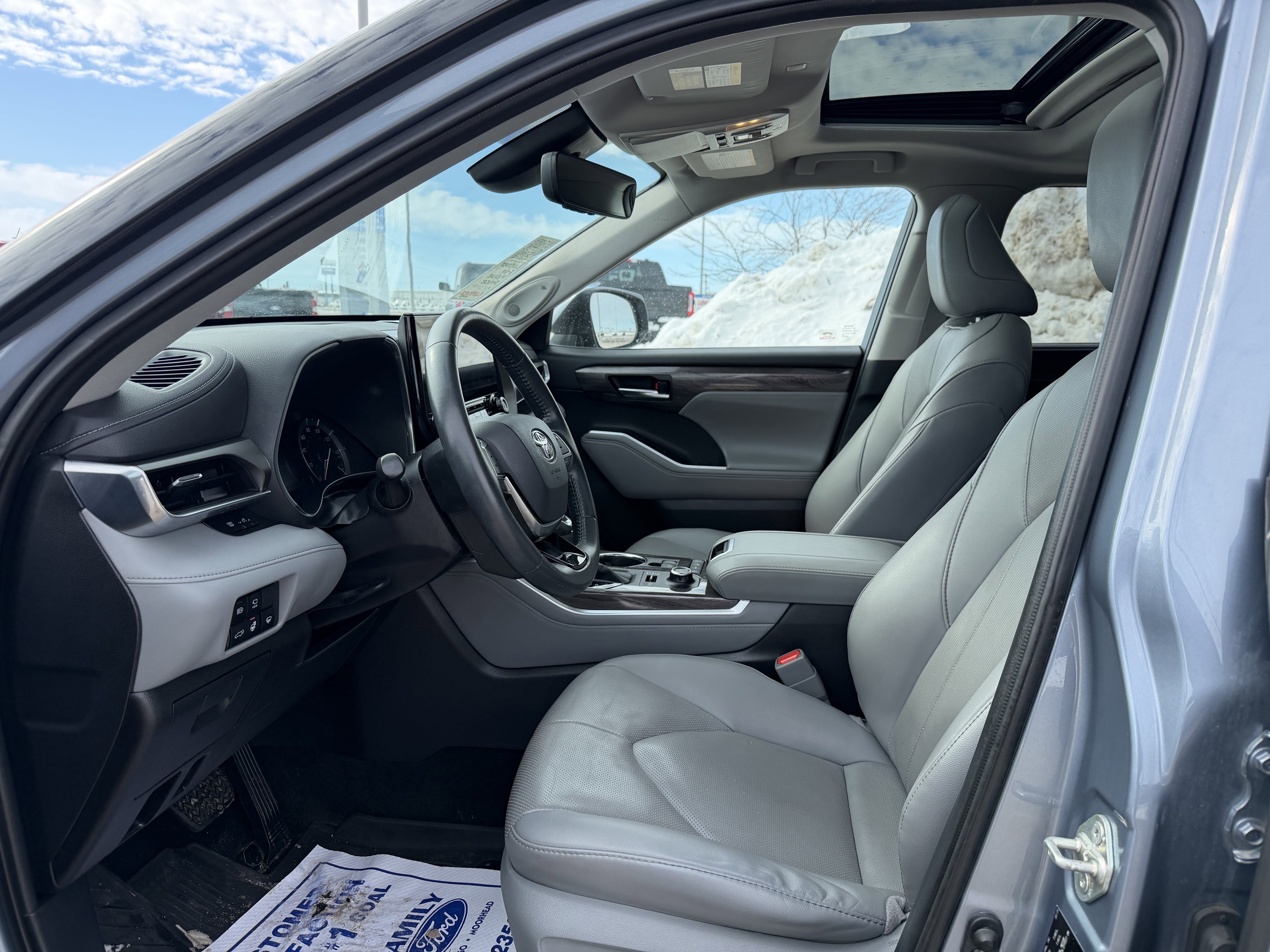 Used 2020 Toyota Highlander Limited image 18