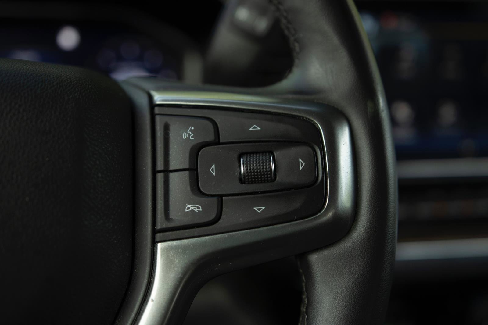 Used 2023 Chevrolet Silverado 1500 LT AWD/4WD image 7