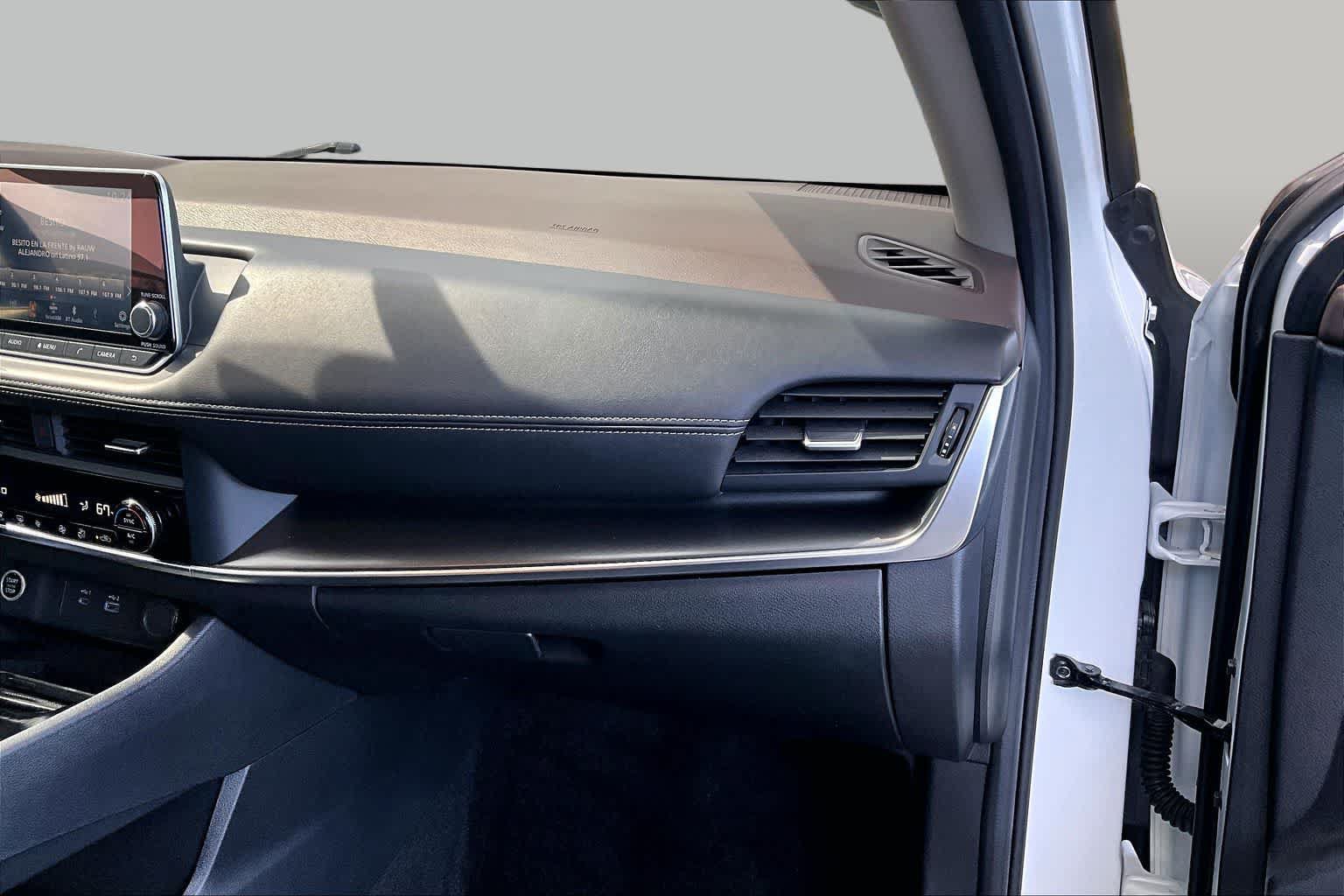 Used 2023 Nissan Rogue SV AWD/4WD image 18