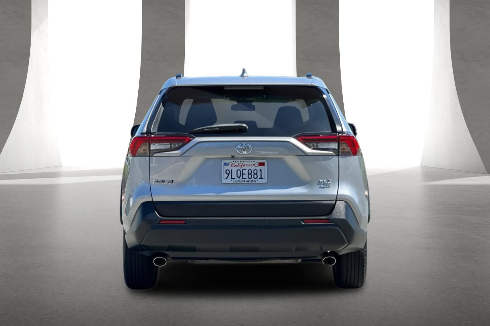 Used 2021 Toyota RAV4 XLE AWD/4WD image 10