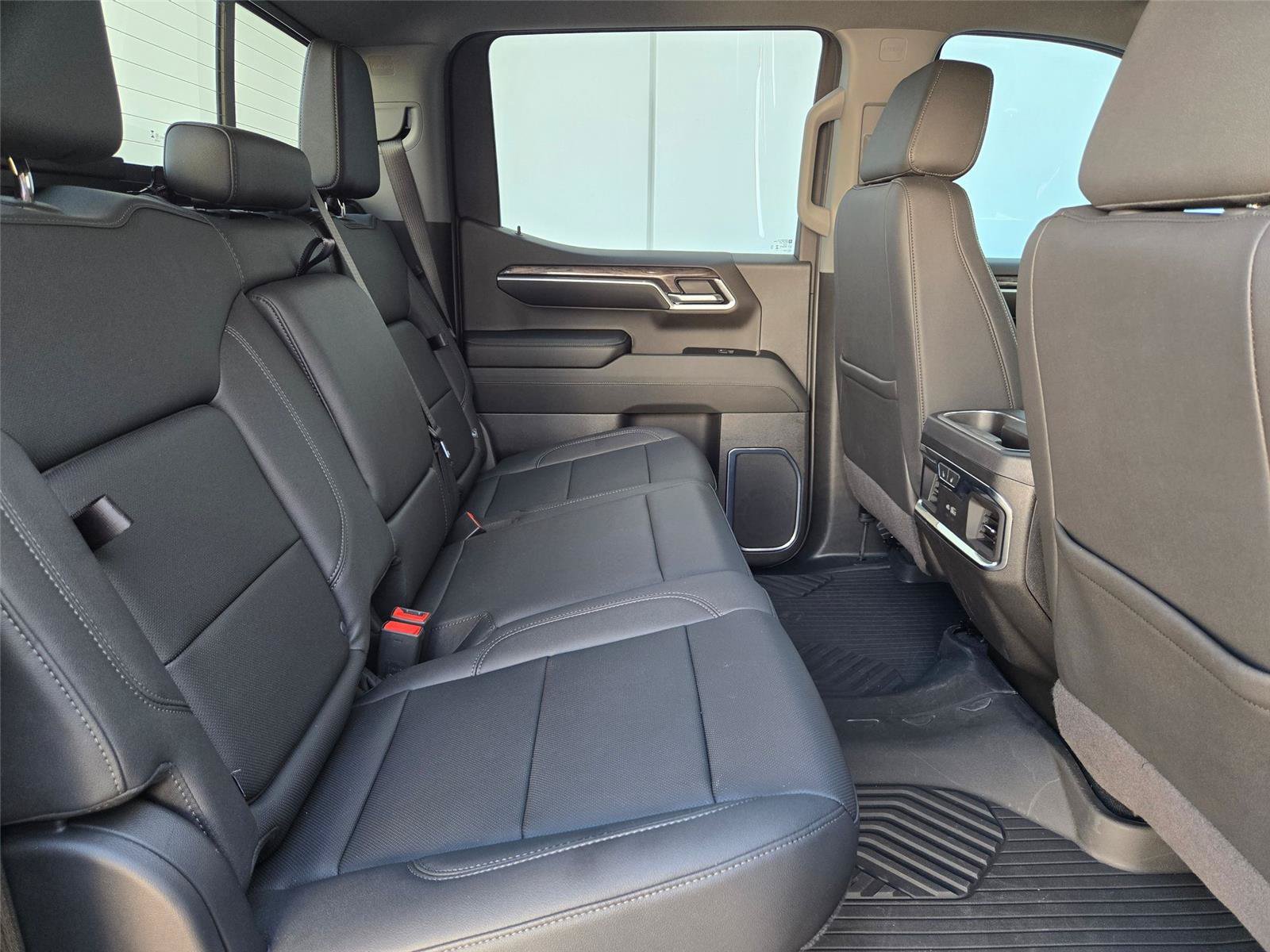 Used 2024 Chevrolet Silverado 1500 LTZ AWD/4WD image 28